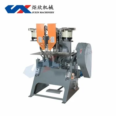 Machine à œillets quadruple